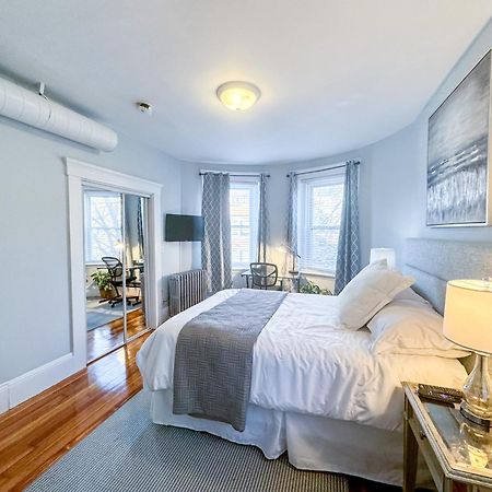 شقة Huge,3 Bed,2Bath,Public Transport,Boston,Sleeps 9 بروكلاين المظهر الخارجي الصورة