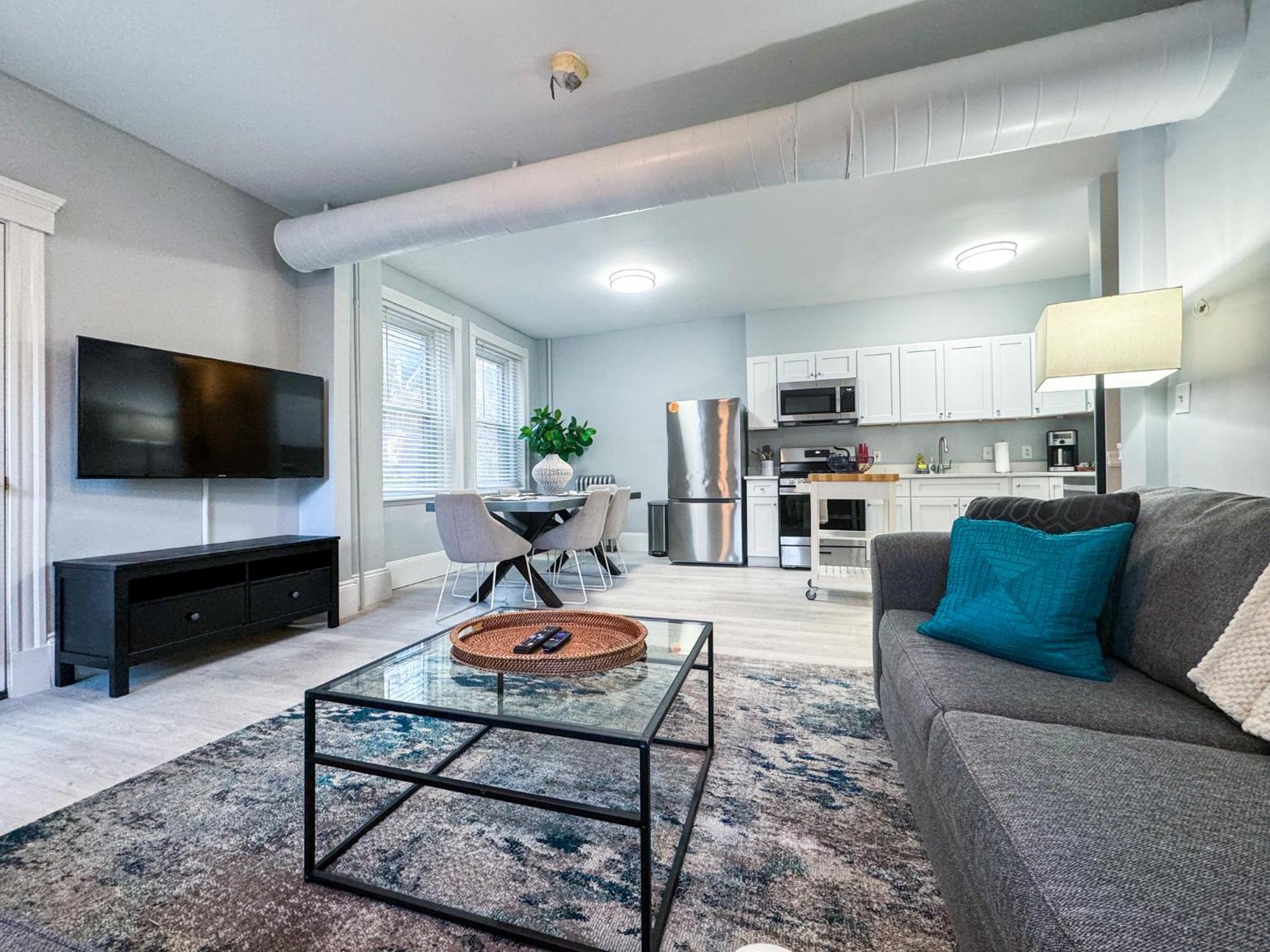 شقة Huge,3 Bed,2Bath,Public Transport,Boston,Sleeps 9 بروكلاين المظهر الخارجي الصورة