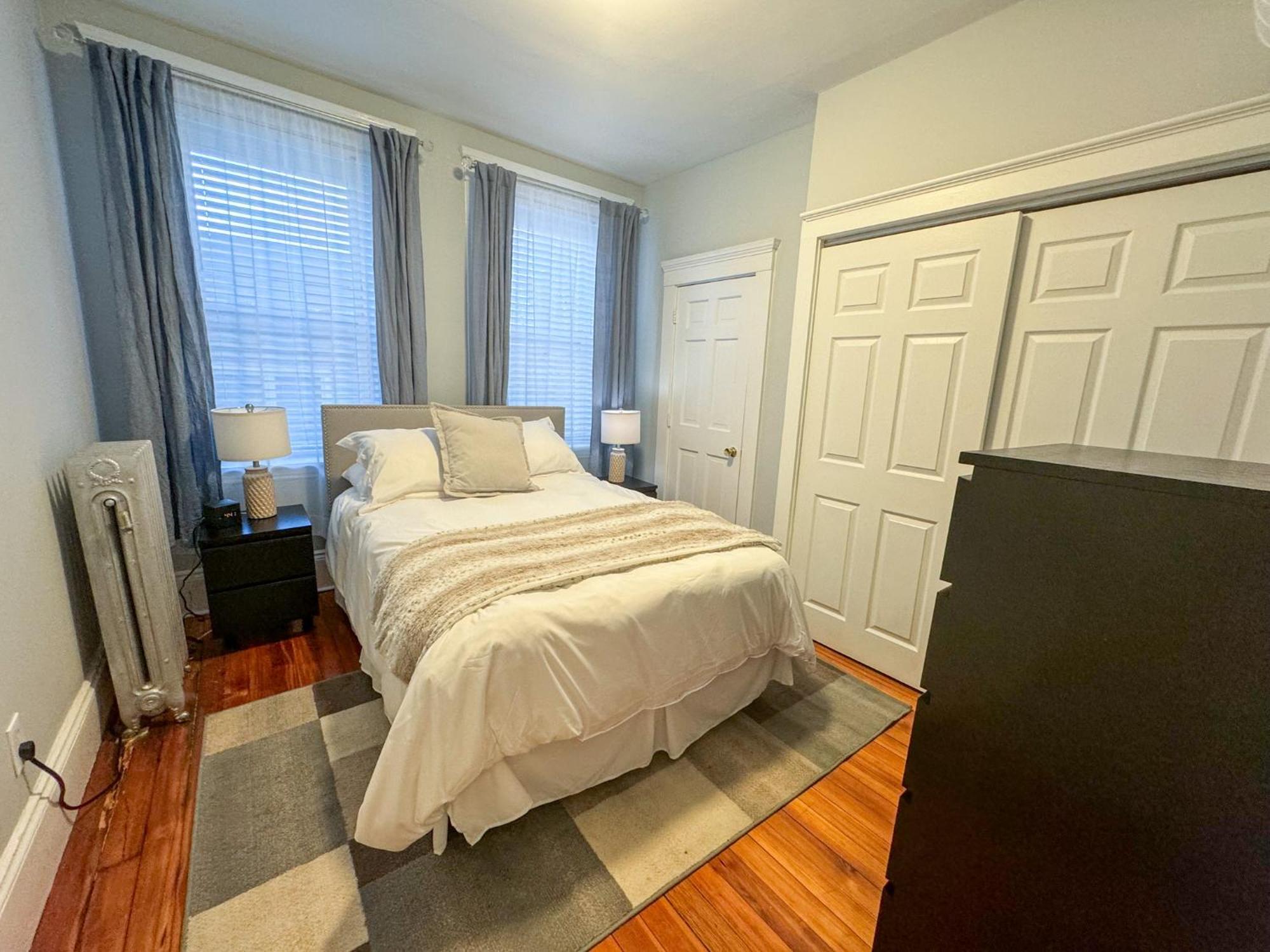 شقة Huge,3 Bed,2Bath,Public Transport,Boston,Sleeps 9 بروكلاين المظهر الخارجي الصورة