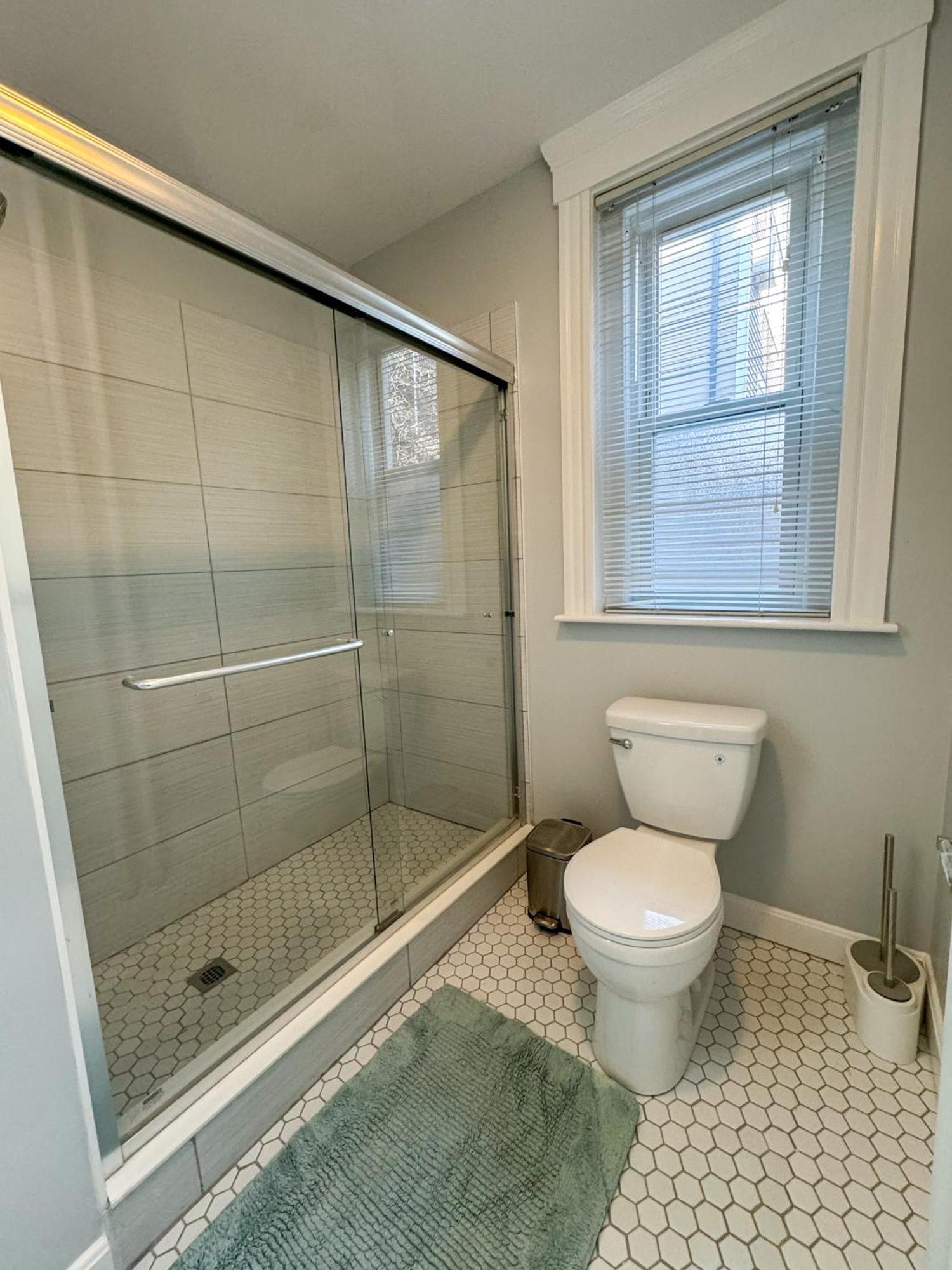 شقة Huge,3 Bed,2Bath,Public Transport,Boston,Sleeps 9 بروكلاين المظهر الخارجي الصورة